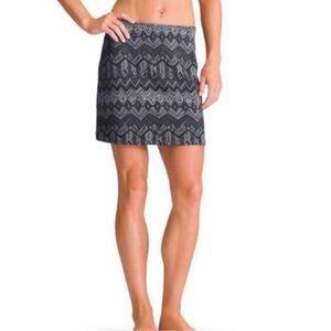Athleta Black and Gray Printed Tech Skirt